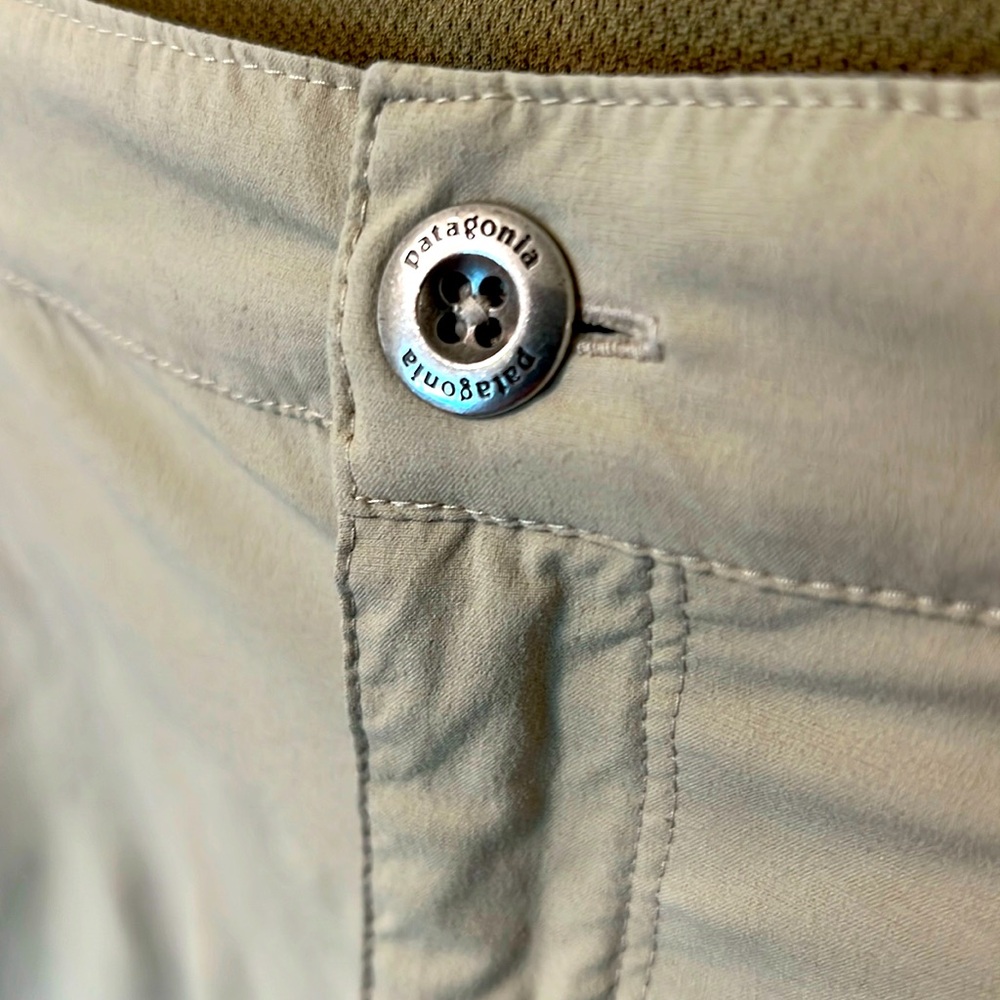 Patagonia Women’s Quandary Tan Hiking Shorts / Size 6 / Good Pre-Owned Condition - Picture 4 of 11